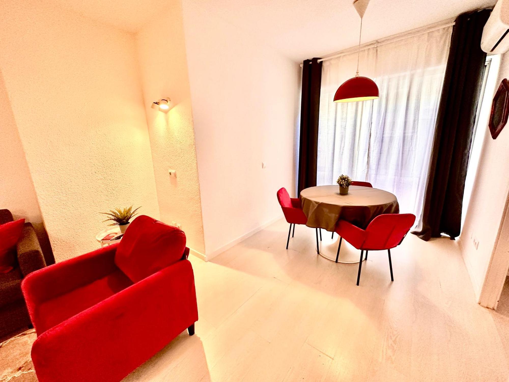 Far Home Gran Via Мадрид Екстер'єр фото