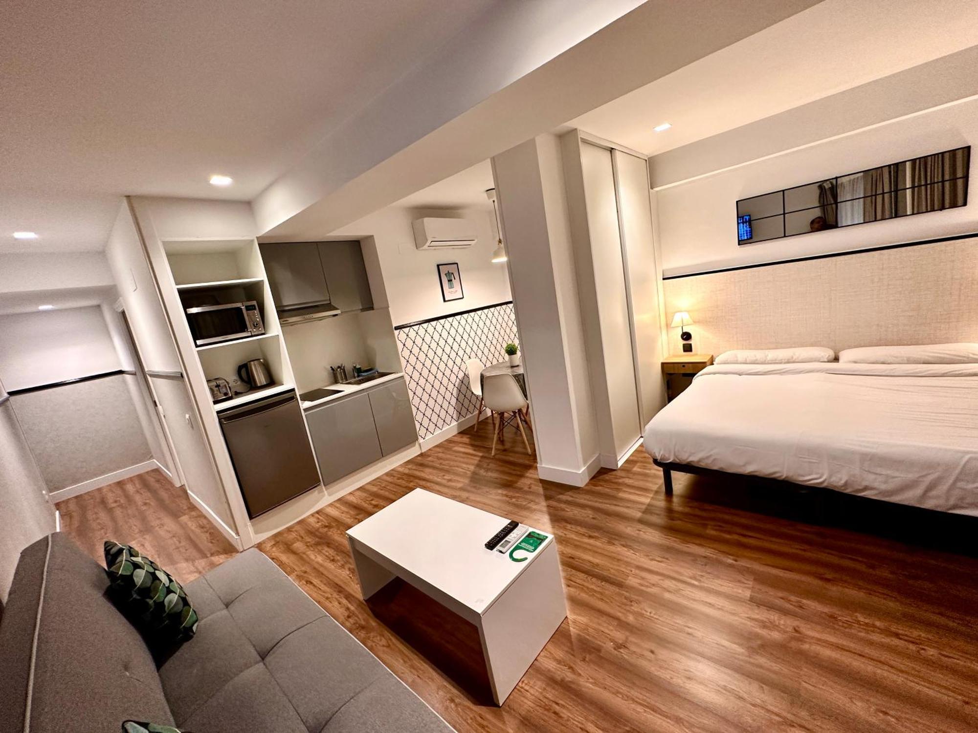 Far Home Gran Via Мадрид Екстер'єр фото