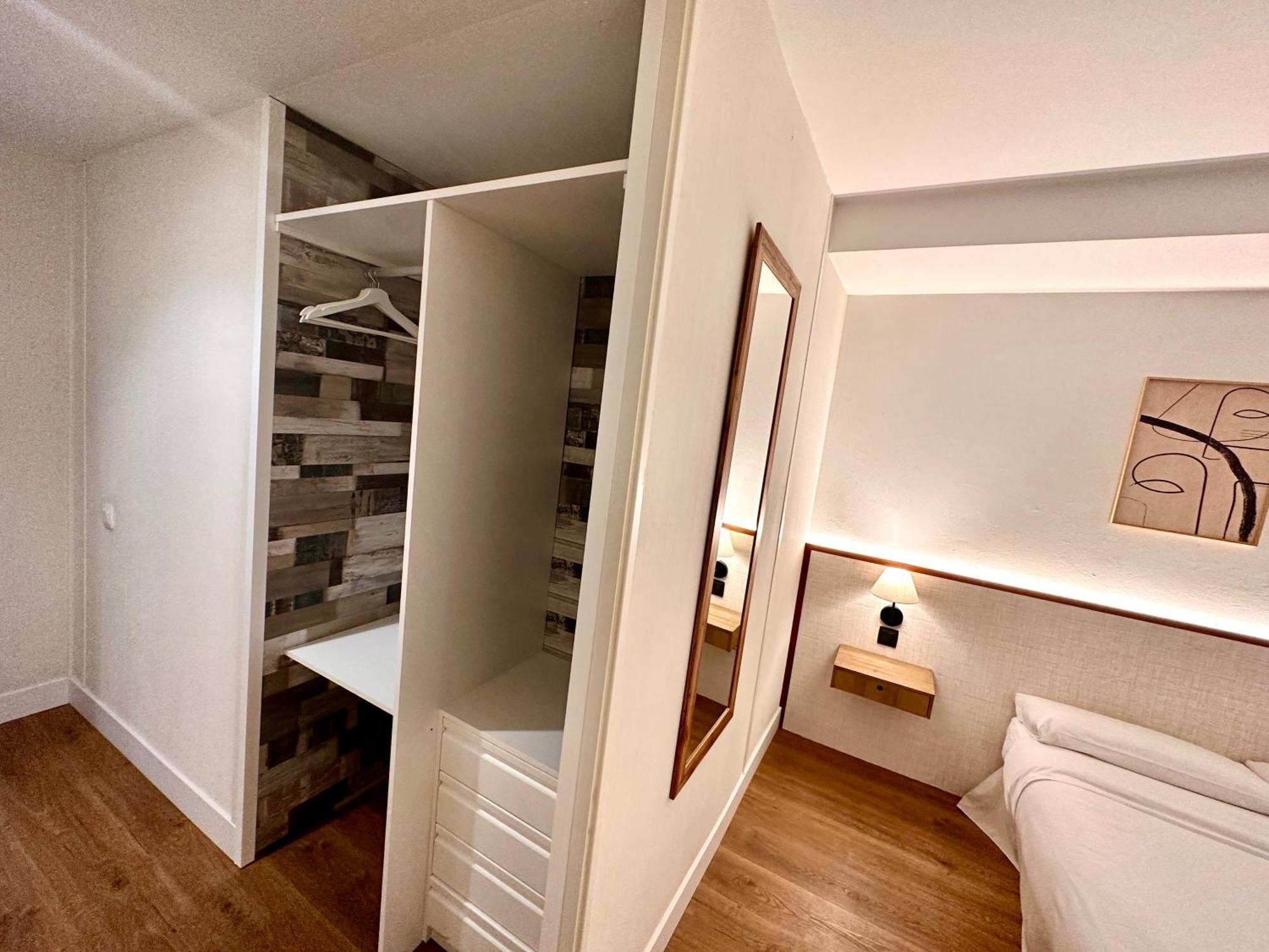 Far Home Gran Via Мадрид Номер фото